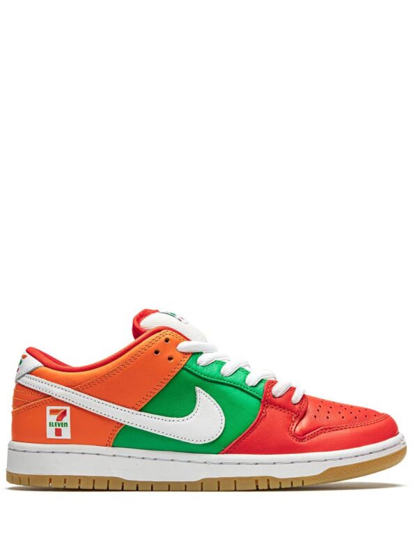 15633086_28646232_1000-1.jpg Nike x 7 Eleven SB Dunk low-top sneakers