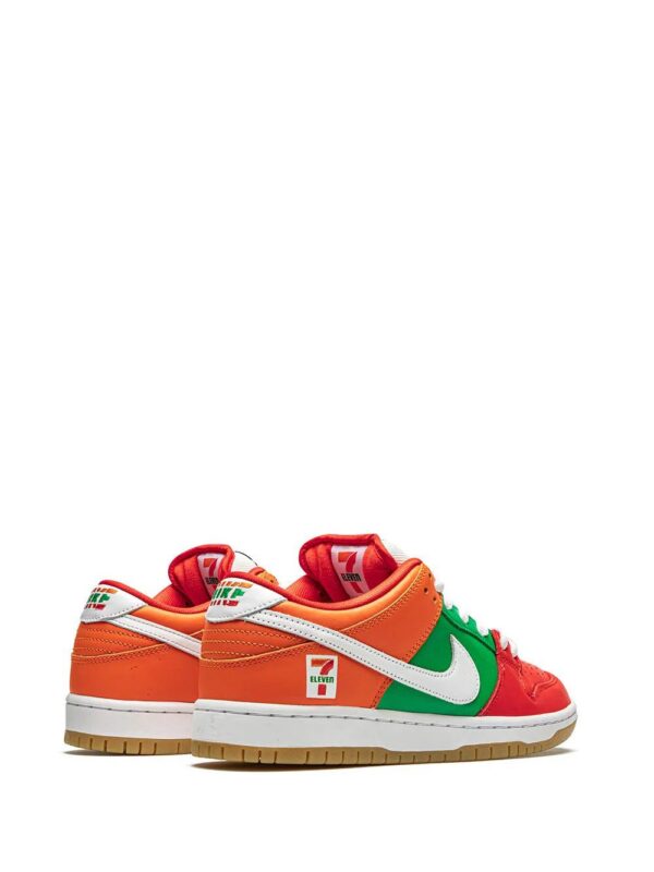 15633086_28646233_1000-1.jpg Nike x 7 Eleven SB Dunk low-top sneakers
