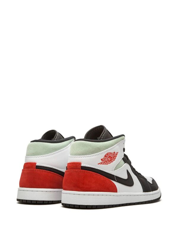 15786504_28873740_1000-1.jpg Jordan Jordan 1 Mid SE sneakers