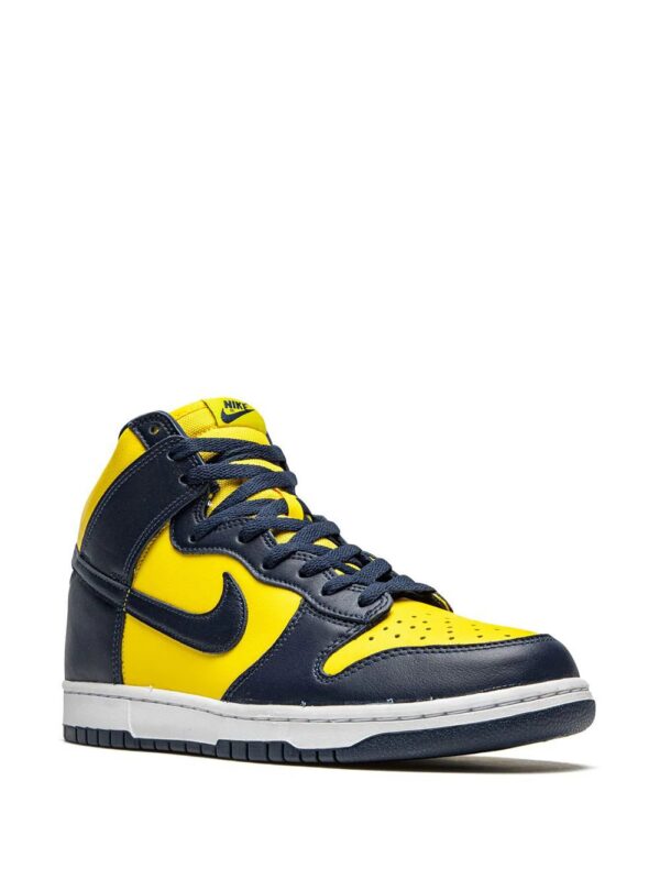15819562_29860812_1000_36c5541b-e2e4-472e-a8a0-addebc974788-1.jpg Nike Dunk High SP "Michigan" sneakers