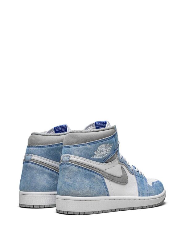 15819563_32919979_1000.jpg Jordan Air Jordan 1 Retro High "Hyper Royal" sneakers