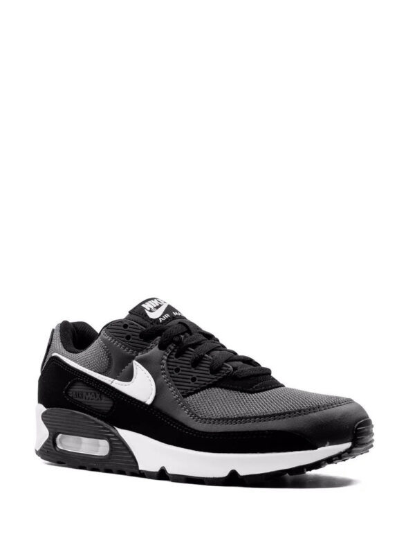 15948727_35824386_1000.jpg Nike Air Max 90 low-top sneakers