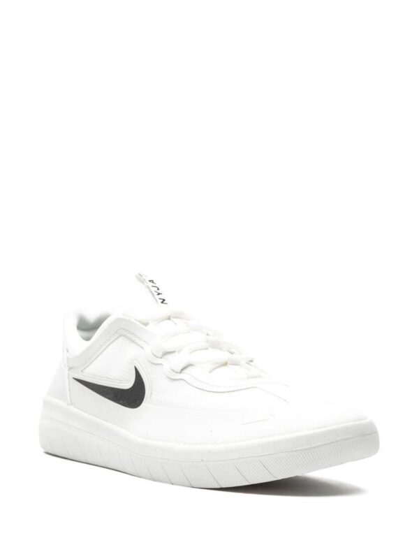 16124094_40804155_1000-1.jpg Nike SB Nyjah Free 2.0 sneakers