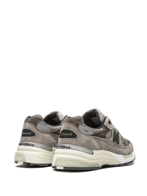 16163751_30753299_1000.jpg New Balance M992J2 low-top sneakers