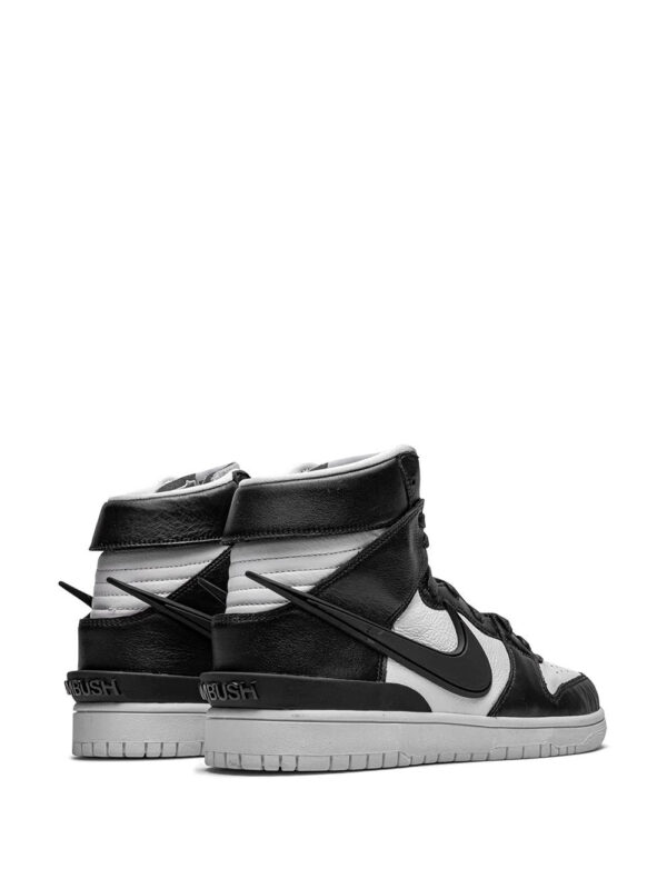 16217911_30928165_1000-1.jpg Nike Dunk High SP sneakers