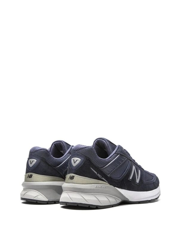 16261928_31168195_1000-1.jpg New Balance 990 sneakers
