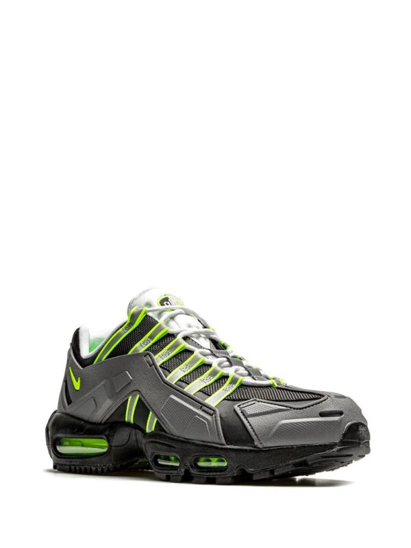 16346558_31975841_1000-1.jpg Nike NDSTRKT Air Max 95 sneakers