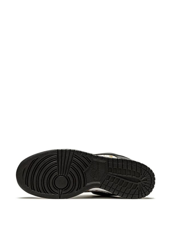 16569192_32547703_1000-1.jpg Nike SB Dunk Low sneakers