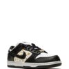 16569192_32548519_1000-1.jpg Nike SB Dunk Low sneakers