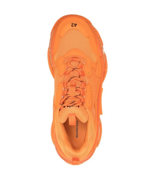 16580885_34924009_1000-1.jpg Balenciaga Triple S transparent-sole sneakers