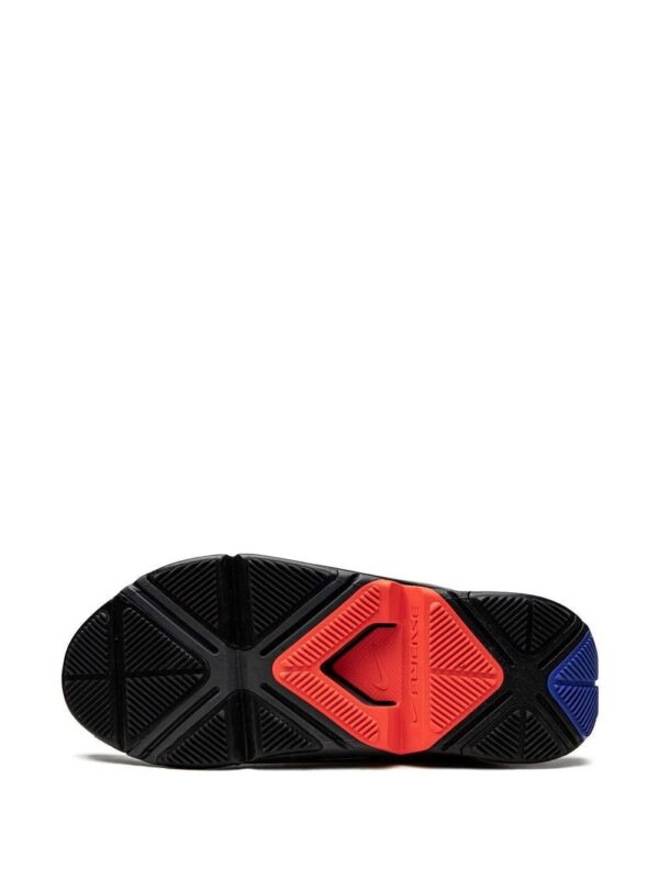 16675250_40803399_1000-1.jpg Nike Go Flyease slip-on sneakers