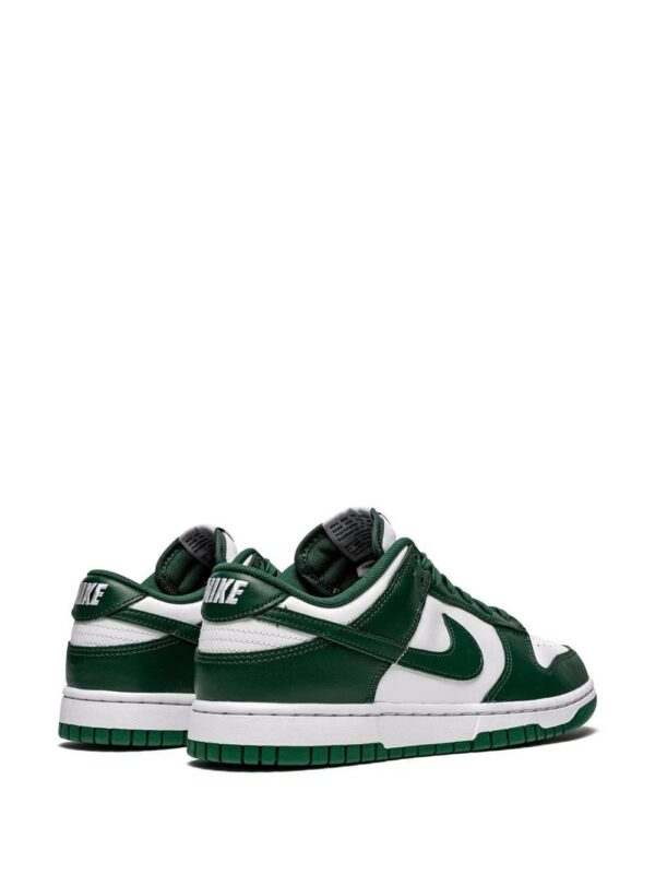 16717215_38717802_1000.jpg Nike Dunk Low sneakers