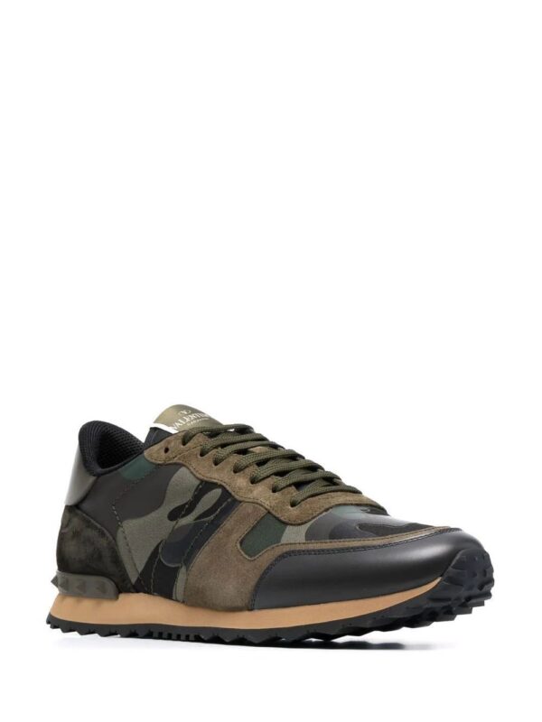 16746619_33376135_1000.jpg Valentino Garavani Rockrunner camouflage-print sneakers