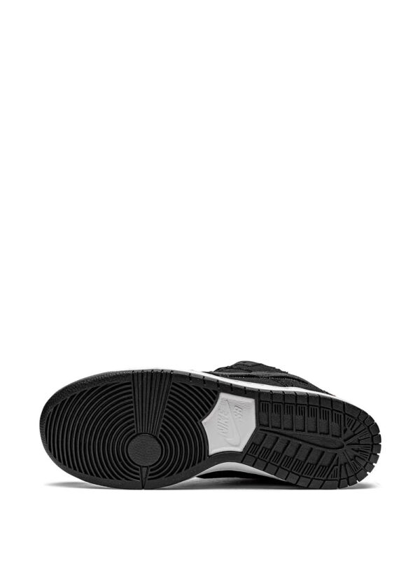 16747738_33384424_1000-1.jpg Nike x Verdy "Wasted Youth" SB Dunk Low sneakers