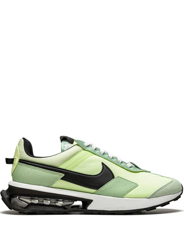 16774902_33225591_1000-1.jpg Nike Green Air Max Pre-Day Sneakers