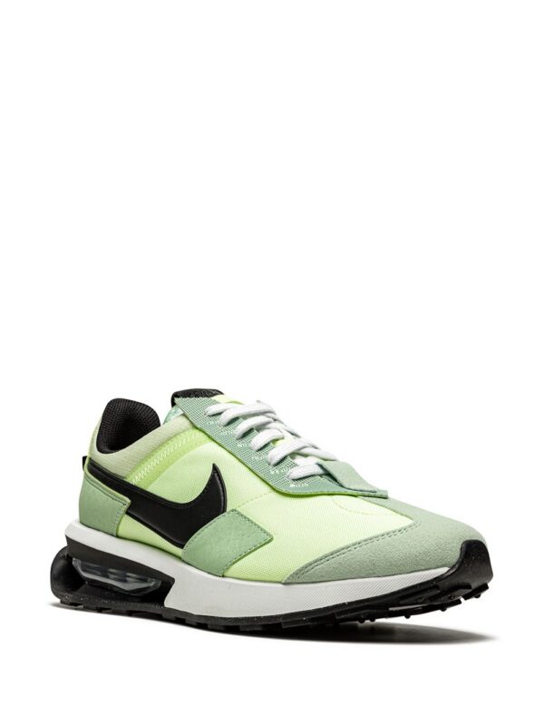 16774902_33225592_1000-1.jpg Nike Green Air Max Pre-Day Sneakers