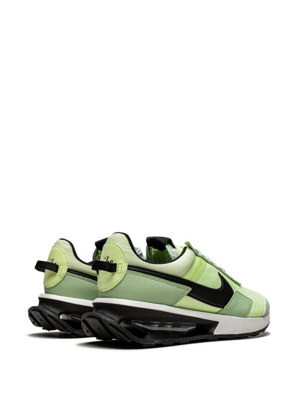 16774902_33226178_1000-1.jpg Nike Green Air Max Pre-Day Sneakers