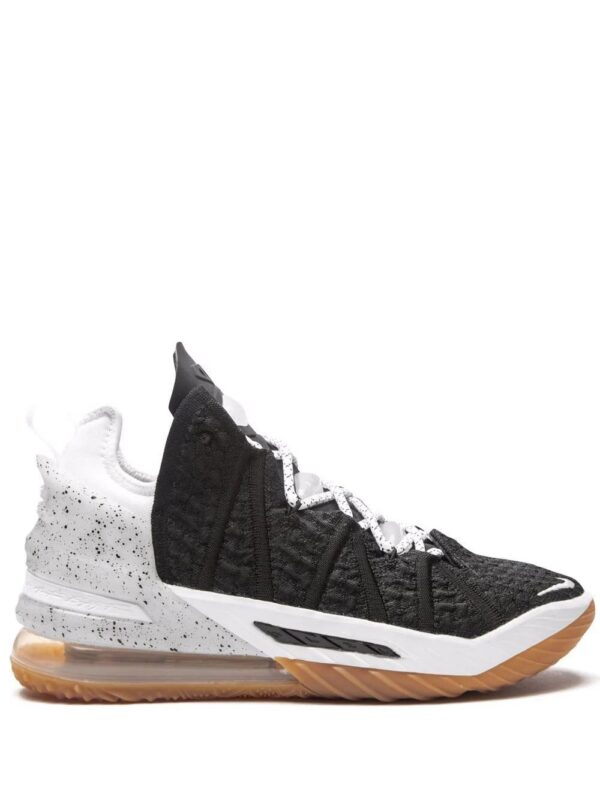 16843429_35838642_1000-1.jpg Nike LeBron 18 high-top sneakers