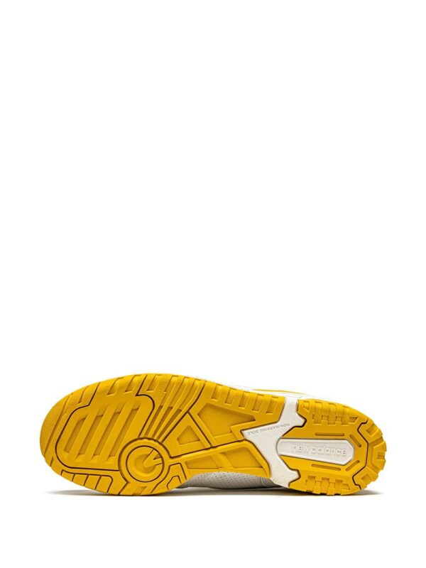 16861913_33531340_1000_99ab2800-08f4-4e81-9a1c-f2b4f8b17f72-1.jpg New Balance 550 low-top sneakers