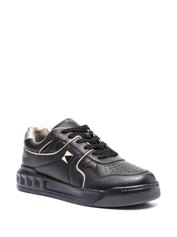 16932525_35827538_1000.jpg Valentino Garavani One Stud low-top sneakers