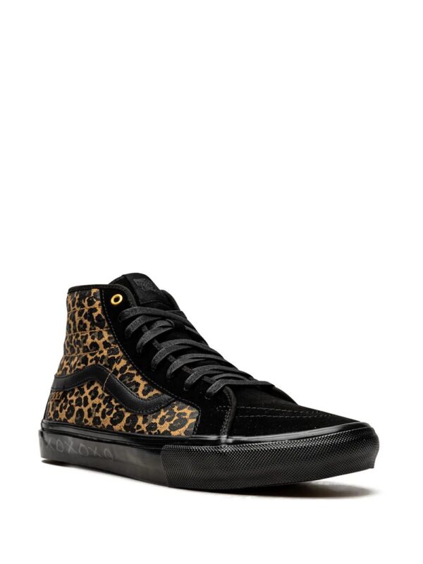 17037222_34217456_1000.jpg Vans SK8 Hi sneakers