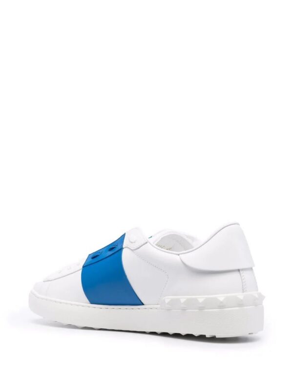 17184252_34921772_1000.jpg Valentino Garavani Rockstud Untitled low-top sneakers