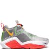 17222002_35022550_1000-1.jpg Nike LeBron Soldier 14 high-top sneakers