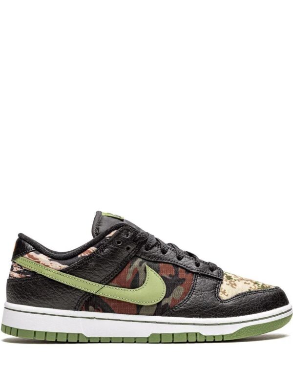 Nike  Dunk Low SE "Crazy Camo" sneakers