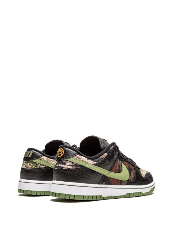 Nike  Dunk Low SE "Crazy Camo" sneakers
