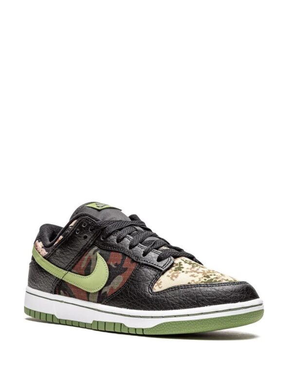 Nike  Dunk Low SE "Crazy Camo" sneakers