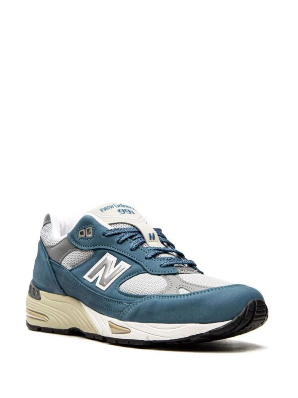 17283774_35411863_1000-1.jpg New Balance M991BSG low-top sneakers