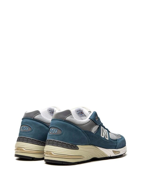17283774_35412844_1000-1.jpg New Balance M991BSG low-top sneakers