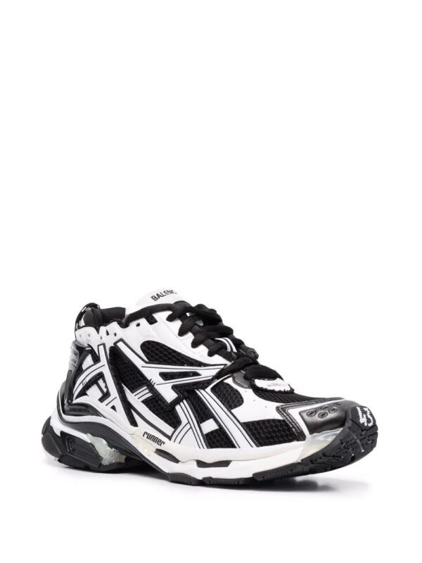17334623_37523717_1000-1.jpg Balenciaga Runner two-tone sneakers