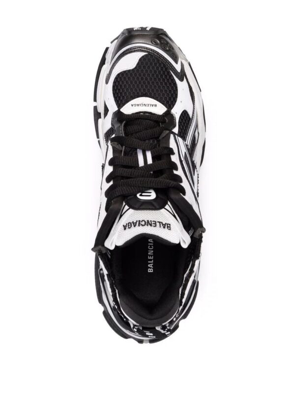 17334623_37524474_1000-1.jpg Balenciaga Runner two-tone sneakers