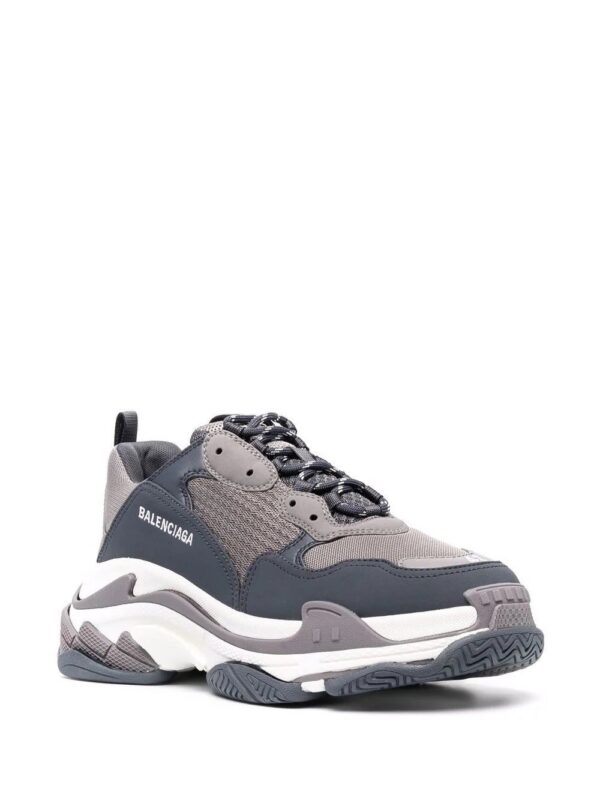 17337061_36595937_1000.jpg Balenciaga Triple S low-top sneakers