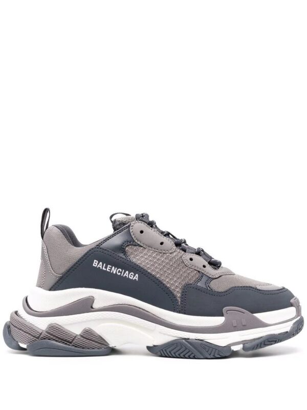 17337061_36596783_1000.jpg Balenciaga Triple S low-top sneakers