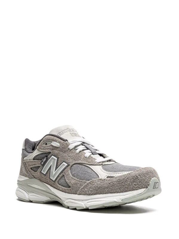 17420784_36103856_1000-1.jpg New Balance x Levi’s 990V3 sneakers