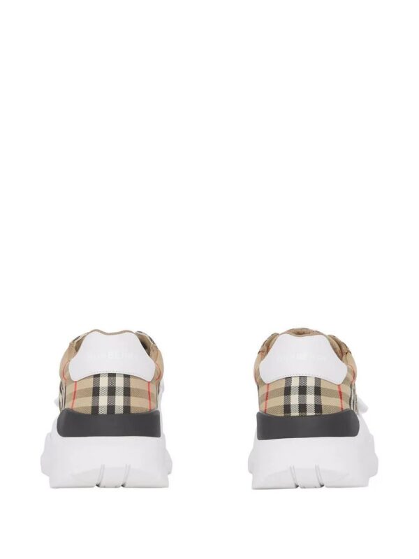 17538328_36529746_1000-1.jpg Burberry Regis low-top sneakers
