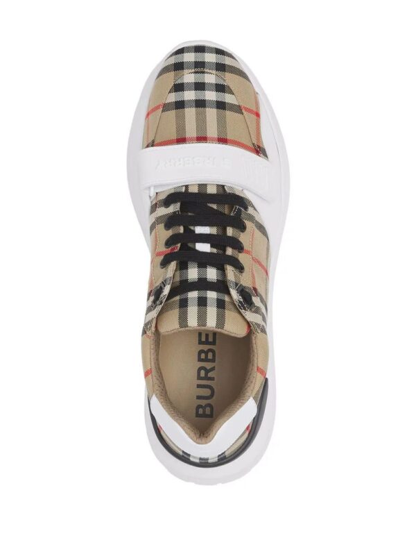 17538328_36529749_1000-1.jpg Burberry Regis low-top sneakers