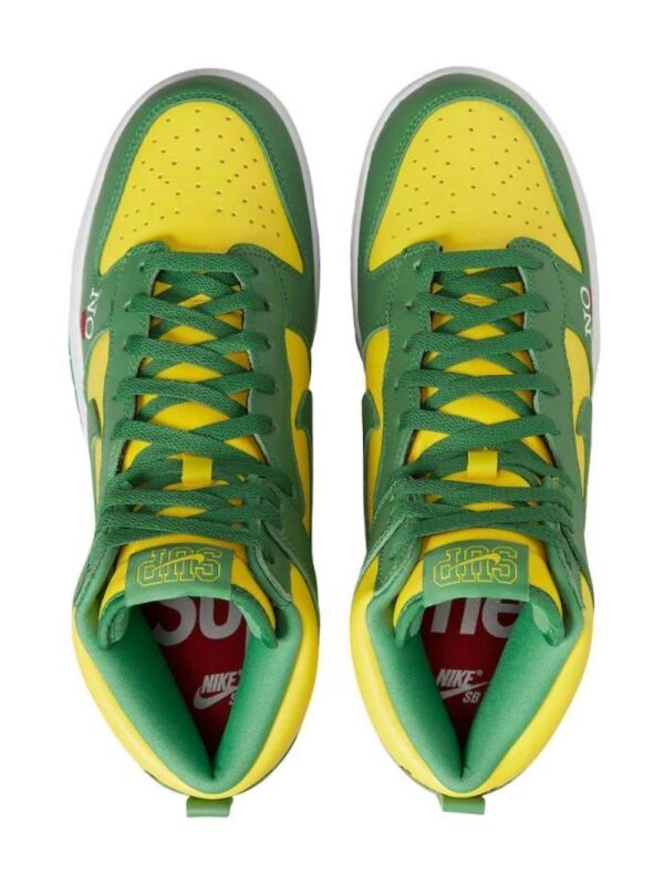 17606588_40094142_1000-1.jpg Nike x Supreme SB Dunk High sneakers