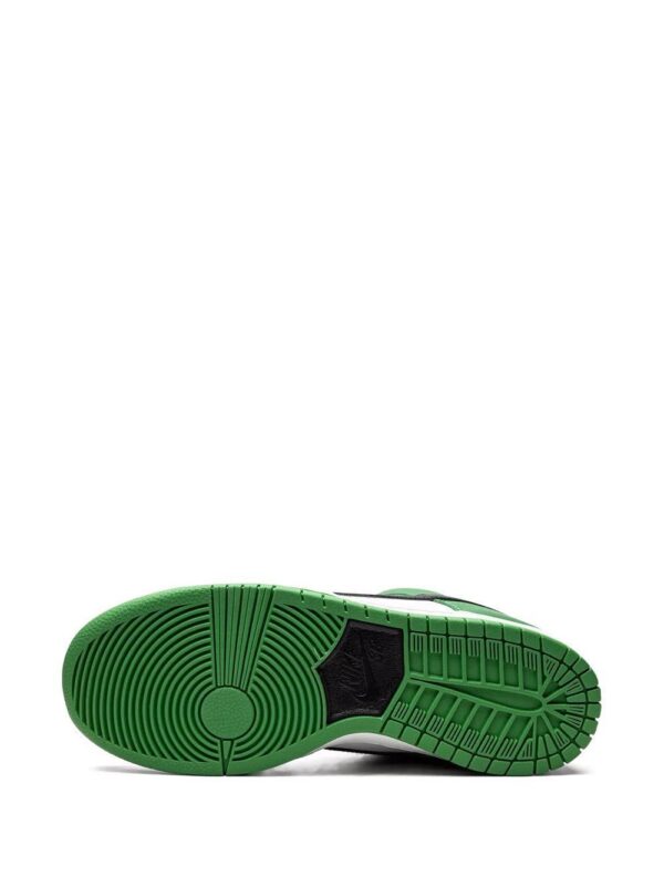 17624431_37179087_1000-1.jpg Nike Dunk Low Pro SB sneakers