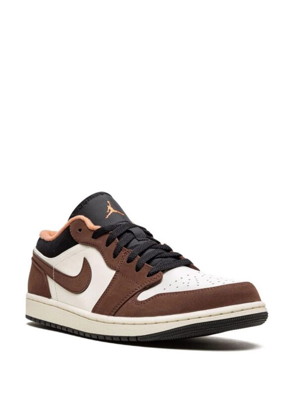 17630064_36798881_1000_e2c45ca0-76e5-4bcd-927f-fb79b282b82f-1.jpg Jordan Jordan 1 Low "Mocha Brown" sneakers