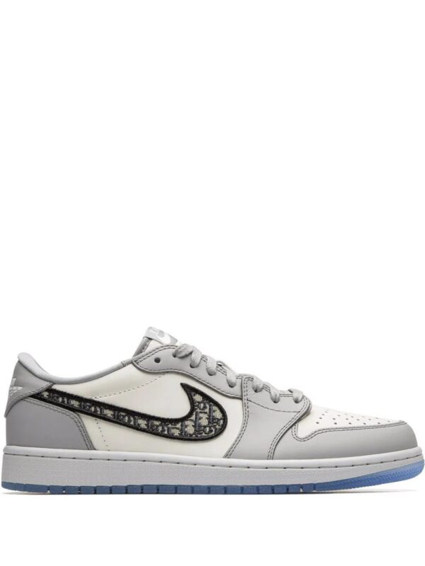 17635980_36826025_1000-1.jpg Jordan x Dior Air Jordan 1 Low sneakers