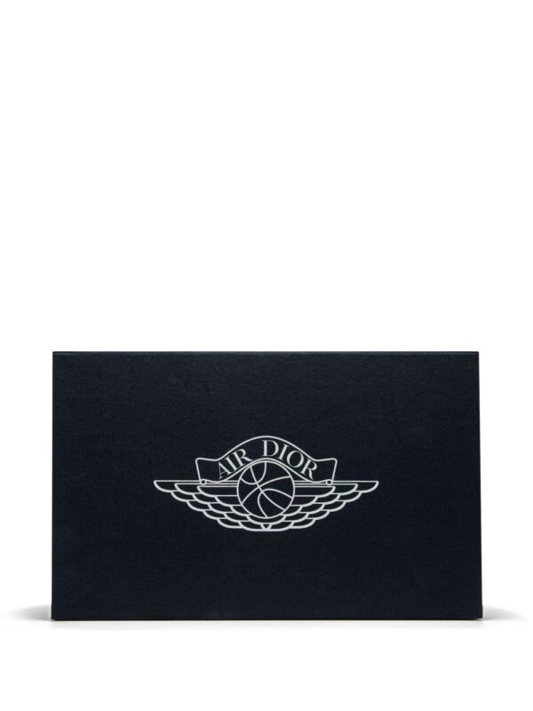 17635980_36826027_1000-1.jpg Jordan x Dior Air Jordan 1 Low sneakers