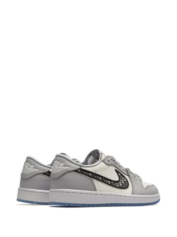 17635980_36826056_1000-1.jpg Jordan x Dior Air Jordan 1 Low sneakers