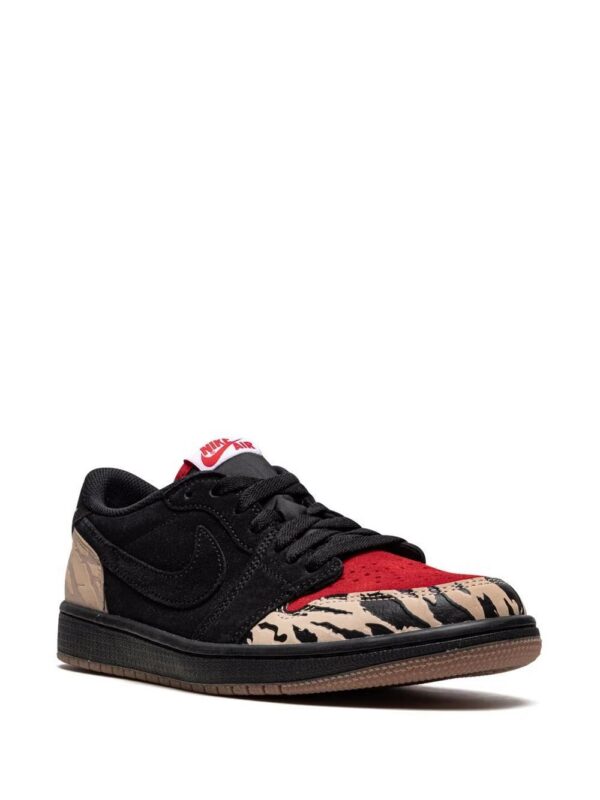 17637296_37960467_1000-1.jpg Jordan x Solefly Air Jordan 1 Low "Carnivore" sneakers