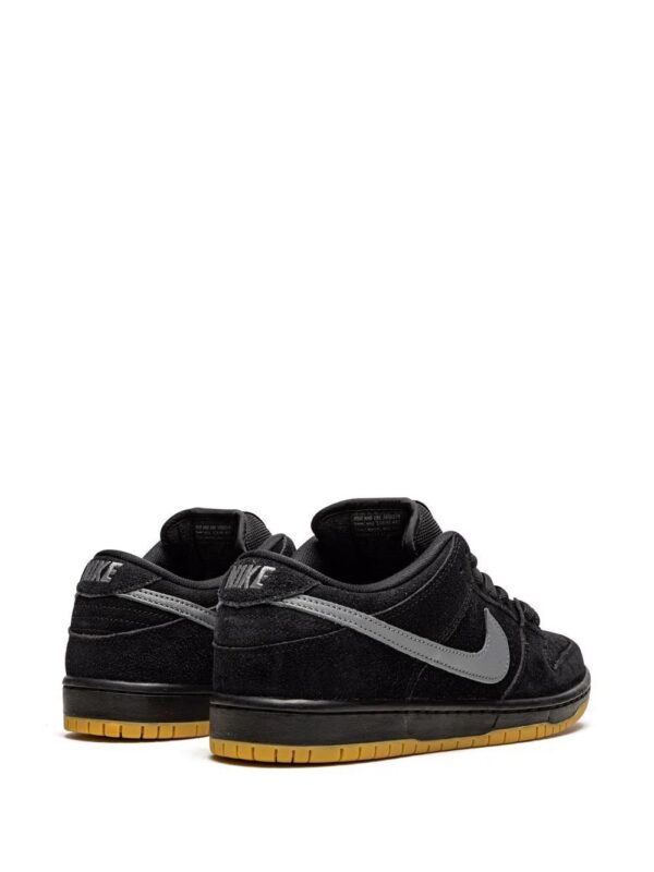 17666805_36956404_1000-1.jpg Nike SB Dunk Low Pro sneakers
