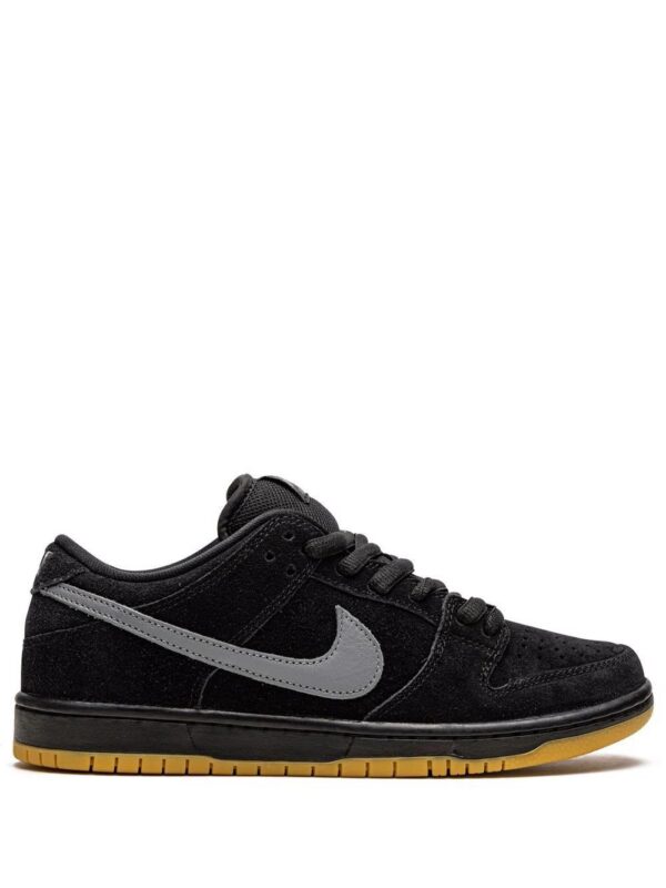 17666805_36957273_1000-1.jpg Nike SB Dunk Low Pro sneakers