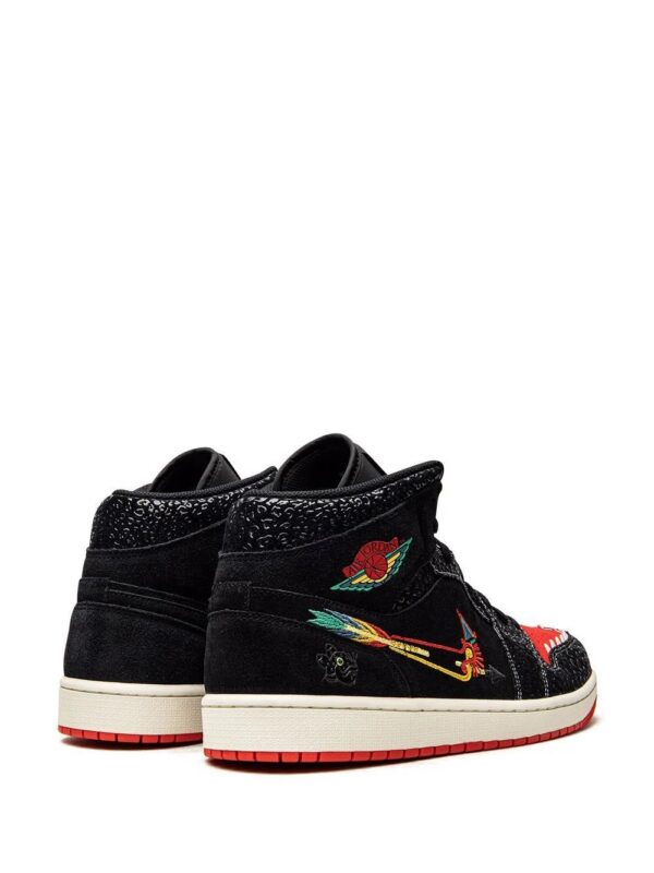 17678230_36970868_1000-1.jpg Jordan Air Jordan 1 Mid SE "Dia De Muertos" sneakers