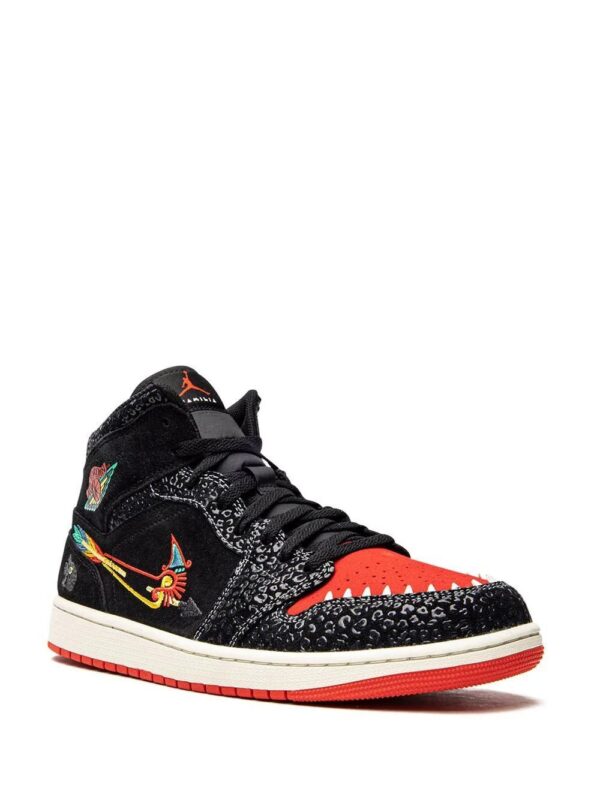 17678230_36972113_1000-1.jpg Jordan Air Jordan 1 Mid SE "Dia De Muertos" sneakers